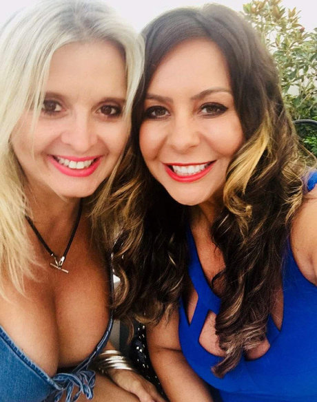 Helen Eleni estrella porno caliente foto