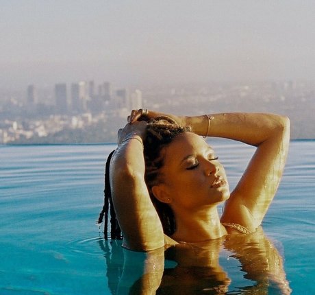 tetas alegres onlyfans hermosos desnudos galería