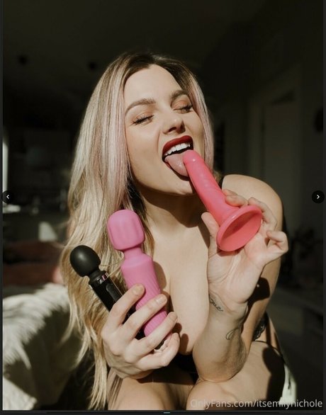 Itsemilynichole estrella de alta definición galerías