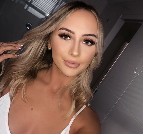 Taylah Small modelo xxx recopilación