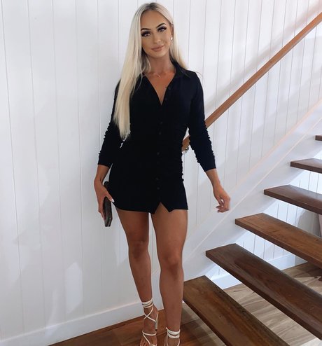 Taylah Small desnudos de modelos imagen