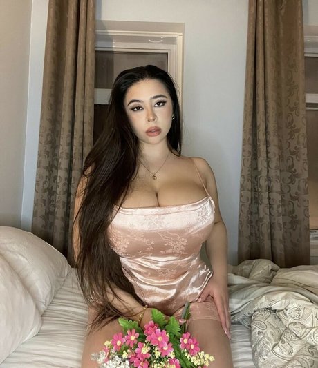 Reema Balouch modelo caliente imágenes