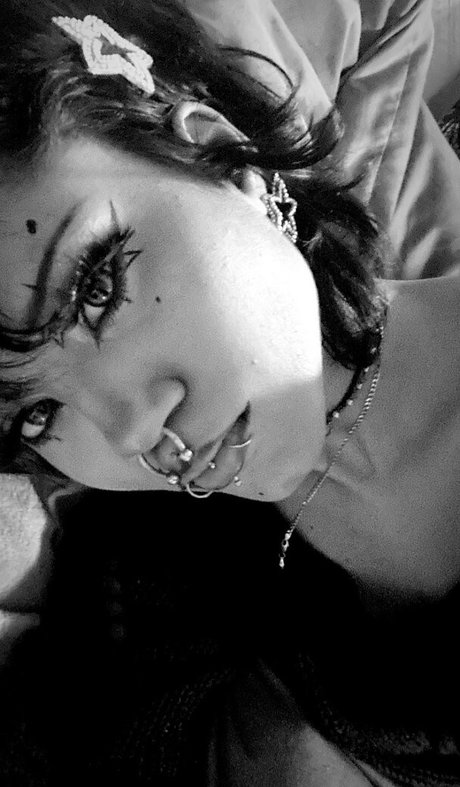 Saintsgoth hermosa modelo archivo