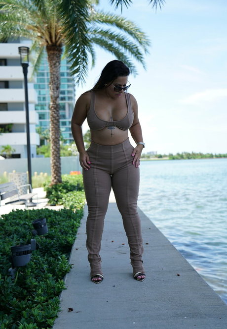 arysworld estrella porno hermosa foto