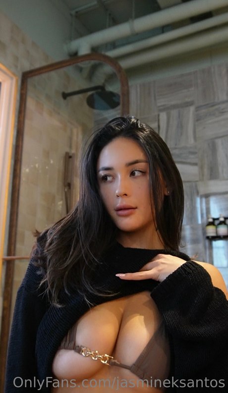 Jasmine Santos modelo libre galerías