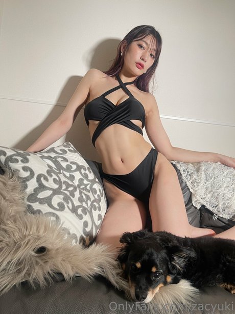 Yuki Kamifuku modelo atractivo foto
