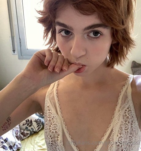 Cora Rossi modelo superior recopilación