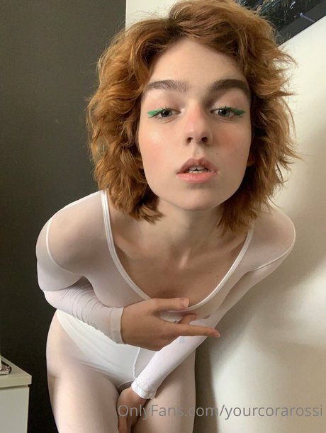 Cora Rossi estrella porno sexy fotos