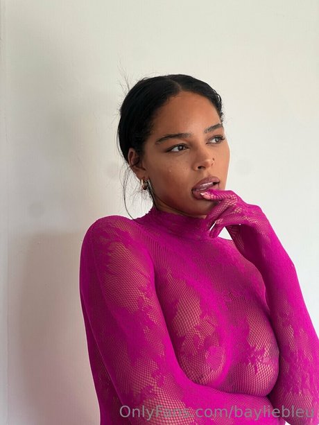 Bayliebleu hermosa estrella porno galerías