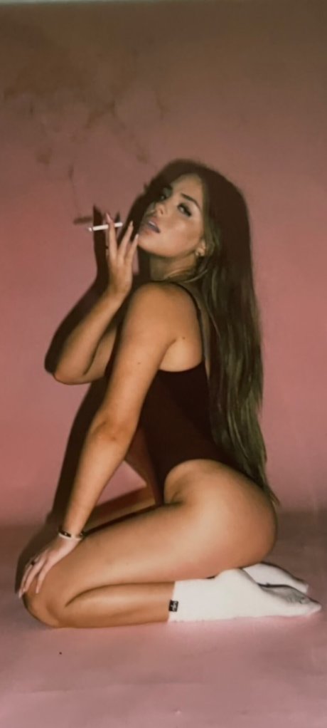 Alliyah modelo adulto galería