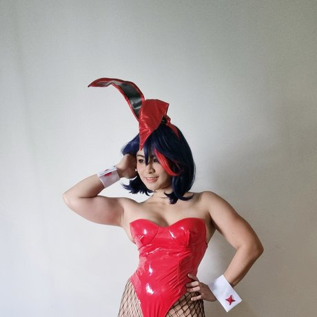 Nyaaati modelo adulto foto