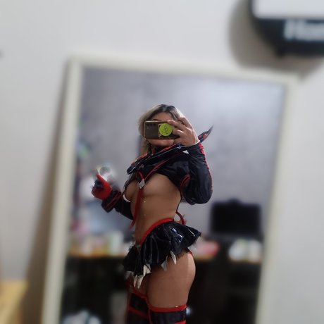 Nyaaati actriz exclusiva galería