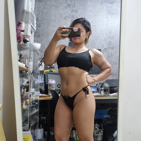 Nyaaati actriz sexual imagen