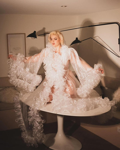 Stefania Ferrario bonita estrella foto