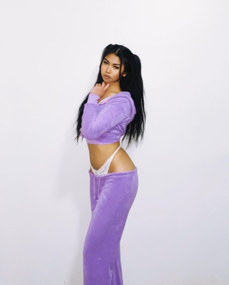 Alyanna Joelle modelo porno fotos