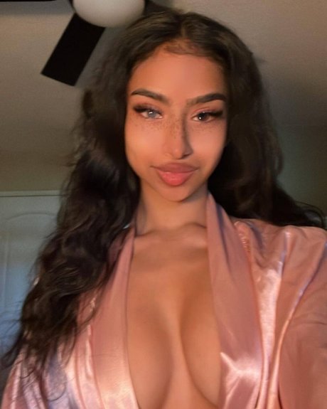 Kani Rosi hermosa actriz fotos