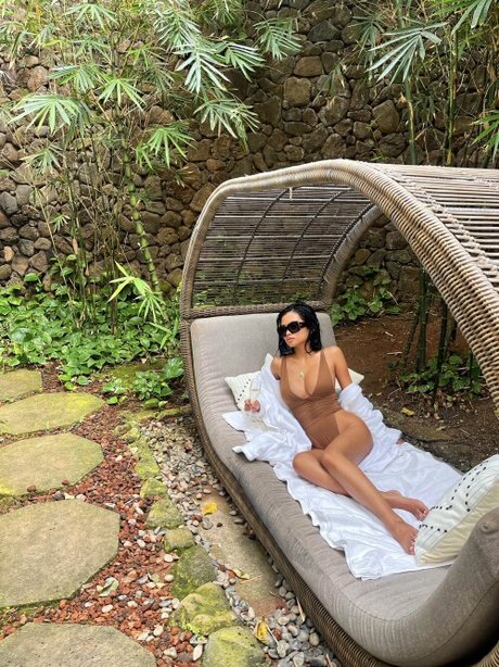 Alyssa Silos estrella agradable archivo