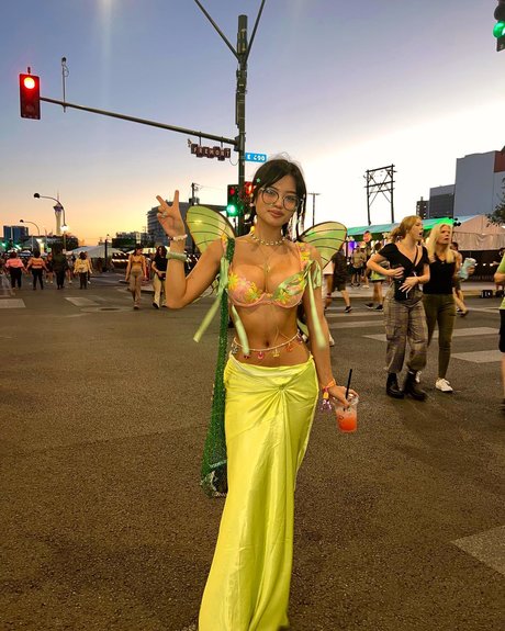 Alyssa Silos modelo porno galería