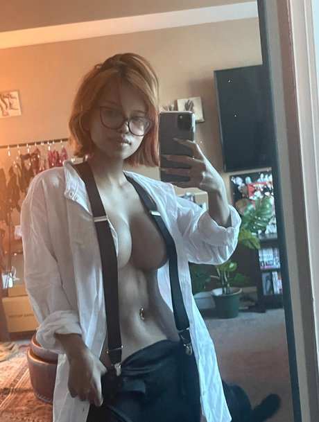 Alyssa Silos actriz adulta fotos