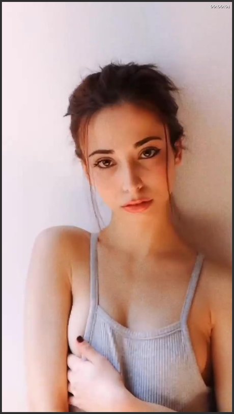 Lucrelisa_ modelo caliente fotos