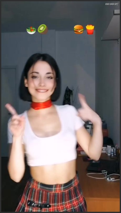 Lucrelisa_ modelo atractivo galerías