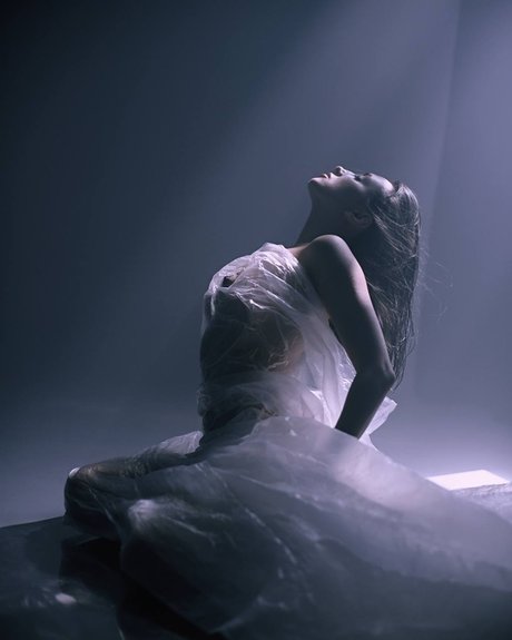 Olivia Linz_ modelo de alta definición imagen