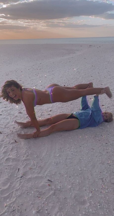 Zoey Kouskousakis_ estrella hermosa imágenes