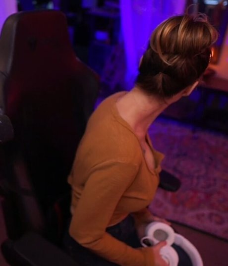 Nagisake modelo desnudo fotos