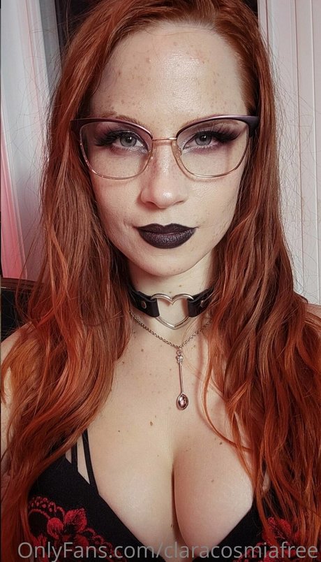 Clara Cosmia hermosa estrella galerías