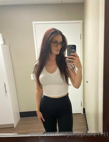 Persephone1111 actriz atractiva imágenes