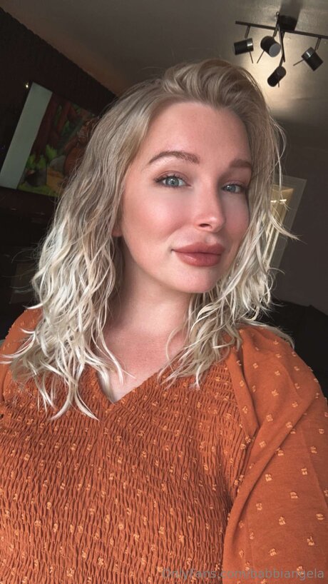 Babbiangela estrella sexy fotos