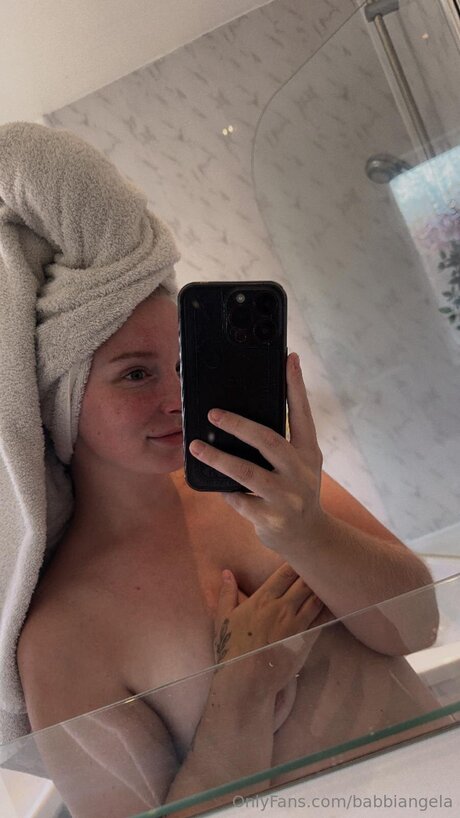 Babbiangela estrella galerías