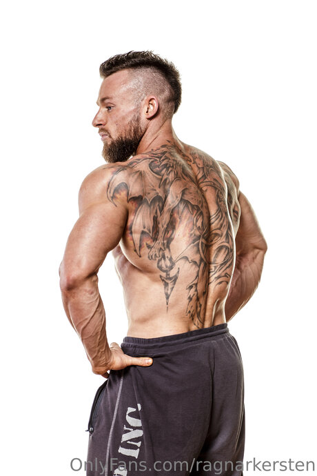 Ragnarkersten modelo hermosa fotos