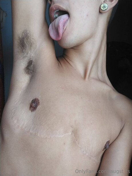 Augst Ts actriz desnuda galería