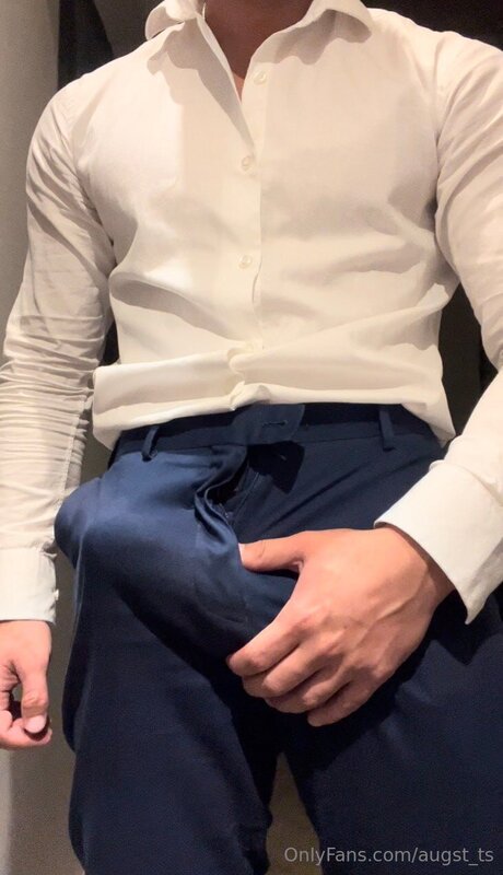 Augst Ts actriz atractiva foto