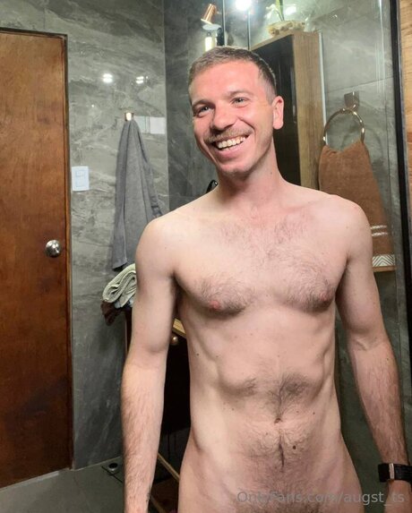 Augst Ts modelo superior imagen