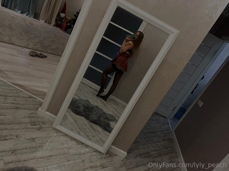 Lyly Peach modelo superior archivo