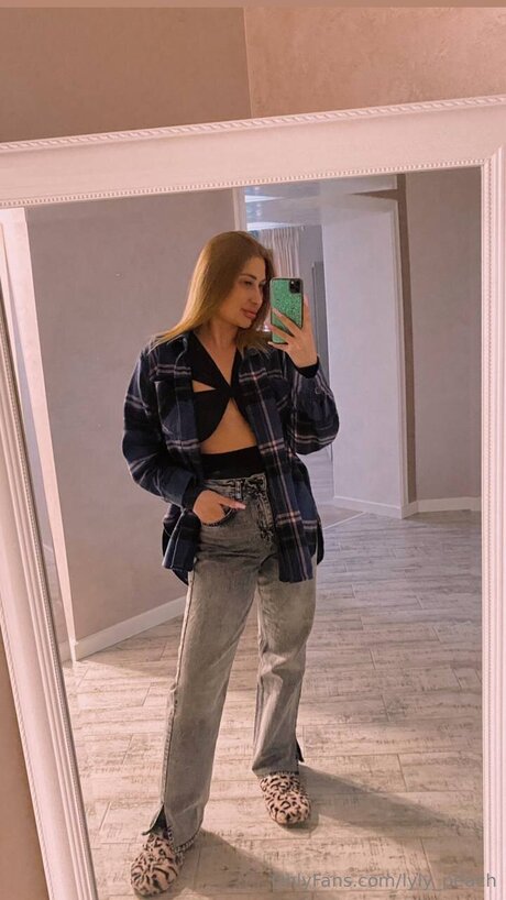 Lyly Peach actriz libre imagen