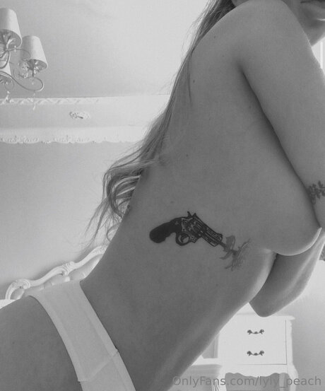 Lyly Peach libre de estrellas galería