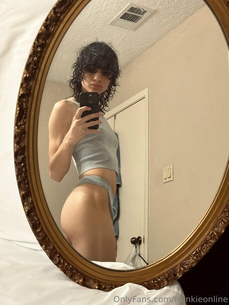 Frankieonline estrella porno bonita galería