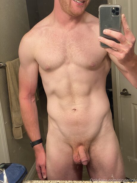 Gingerinlv modelo erótico foto