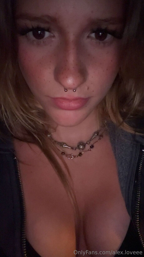 Alex Loveee estrella del sexo imágenes