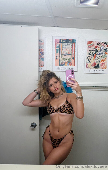 Alex Loveee bonita estrella fotos