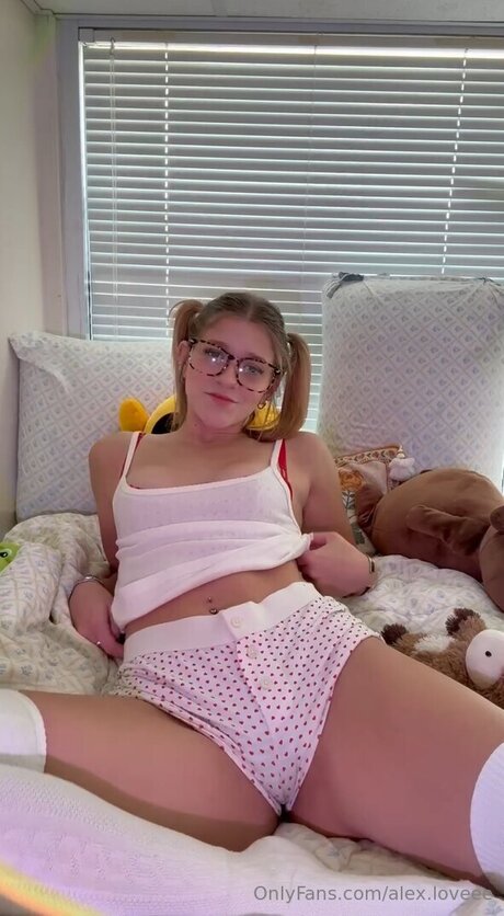 Alex Loveee estrella perfecta galerías