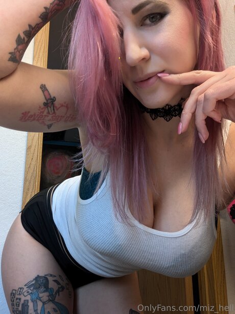 Miz Hell desnudos de estrellas porno recopilación