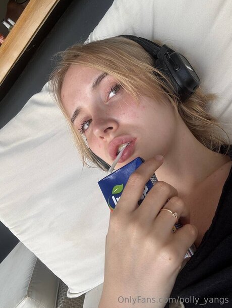 Polly Yangs modelo hermosa imágenes