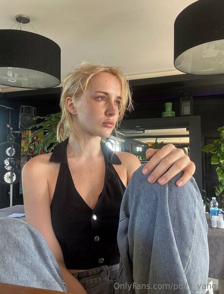 Polly Yangs modelo superior galerías