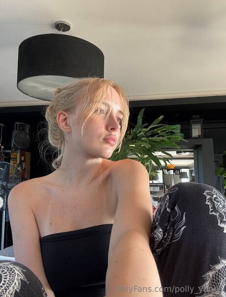Polly Yangs estrella porno galerías
