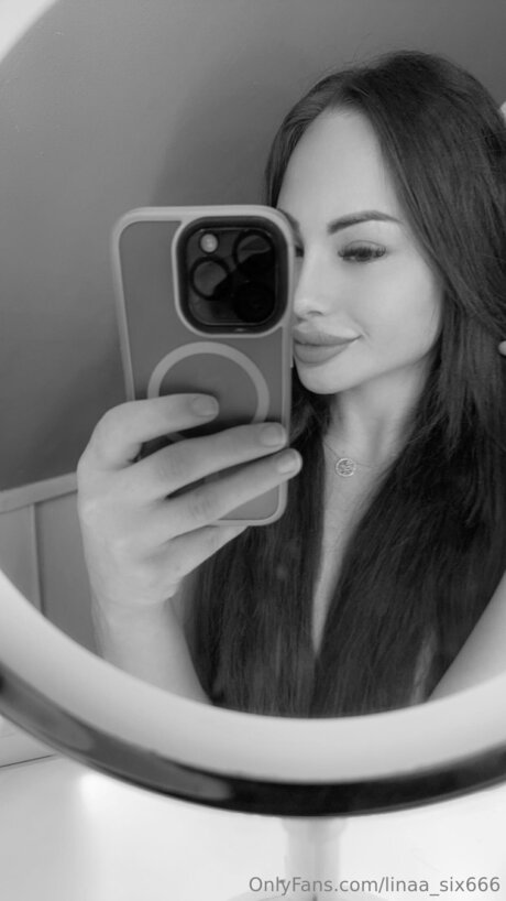 Linaa Six666 modelo caliente foto