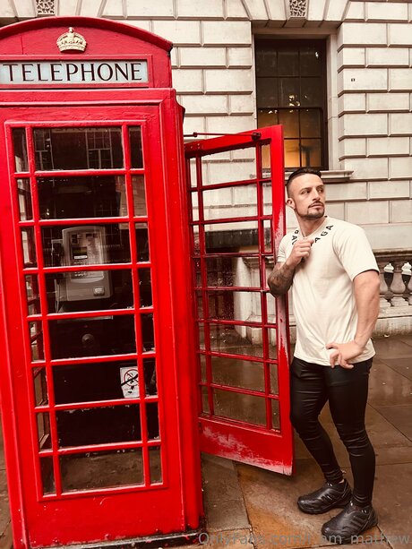 I Am Mathew actriz sexual archivo